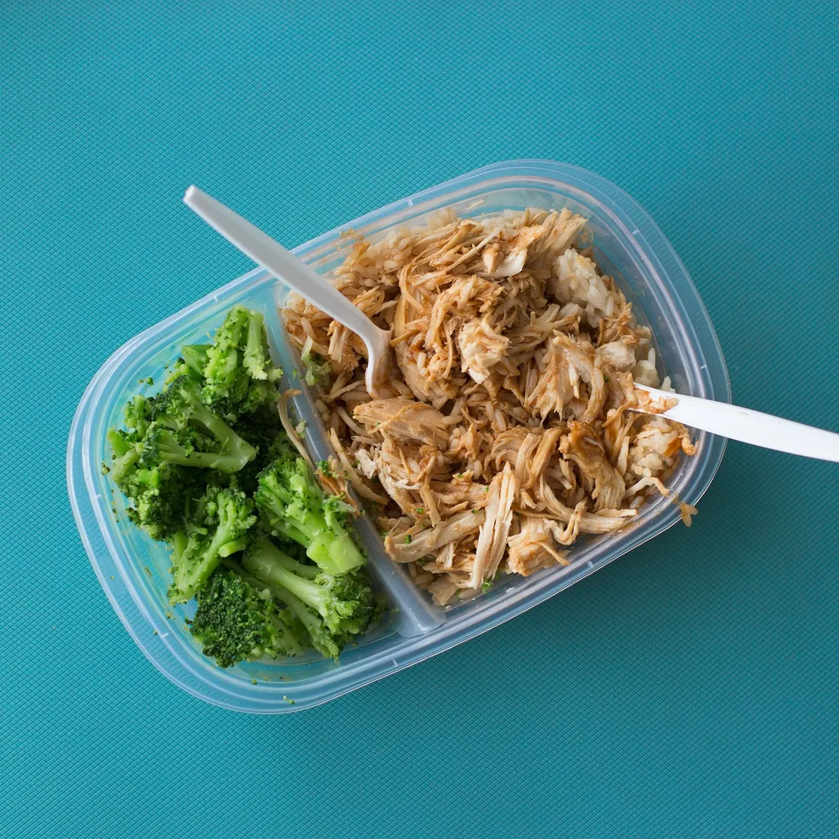 Meal Prep vs. Fresh Cooking: Which Saves More Time and Money?